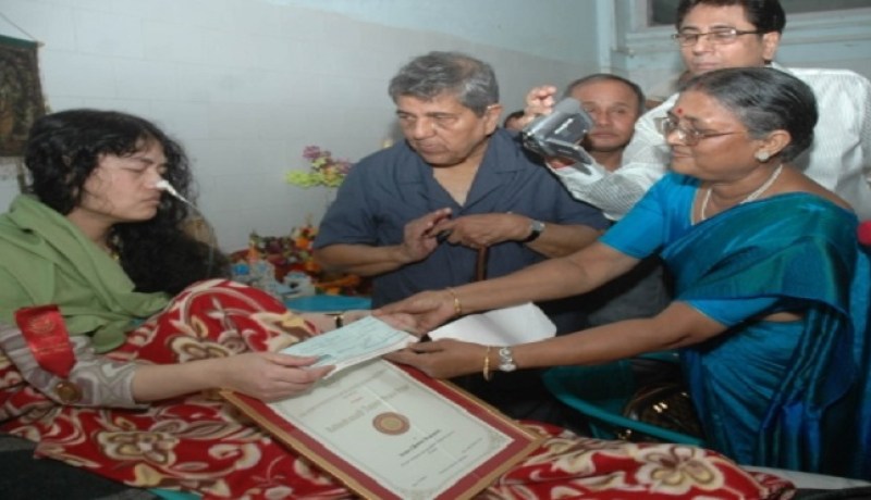 هندية تضرب عن الطعام لمدة 16 عاما