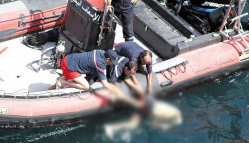 البحر يلفظ جثة حراق بشاطئ عوينات كوك بالقالة