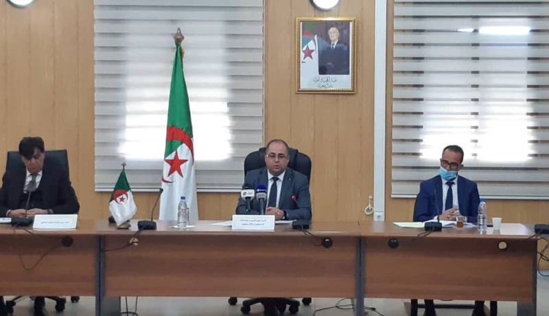 بومزار يجتمع مع ممثلي الغرفة الوطنية للموثقين لدراسة تصفية التركات والتوكيلات الموثقة والتصديق الإلكتروني