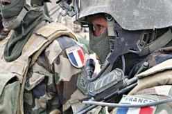 اعتصام كويتيين أمام سفارة فرنسا احتجاجا على التدخل العسكري في مالي