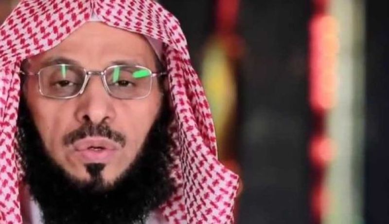 فيديو جديد.. حراسة أمنية مشددة لعائض القرني