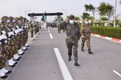 اللواء أعثامنية في زيارة عمل بمدرسة القيادة والأركان بتمنتفوست