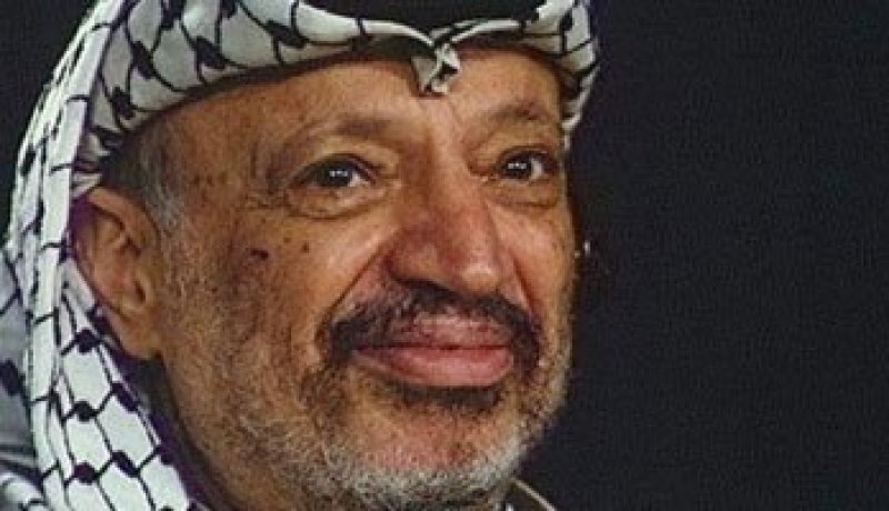 مستشار عرفات يحذر من وقوع فتنة على خلفية تقرير قتله بالسم
