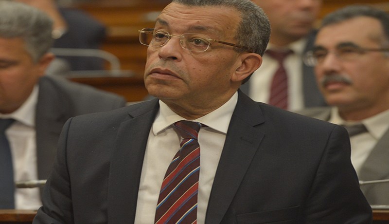 هكذا يردّ التلميذ الجميلَ لأستاذه