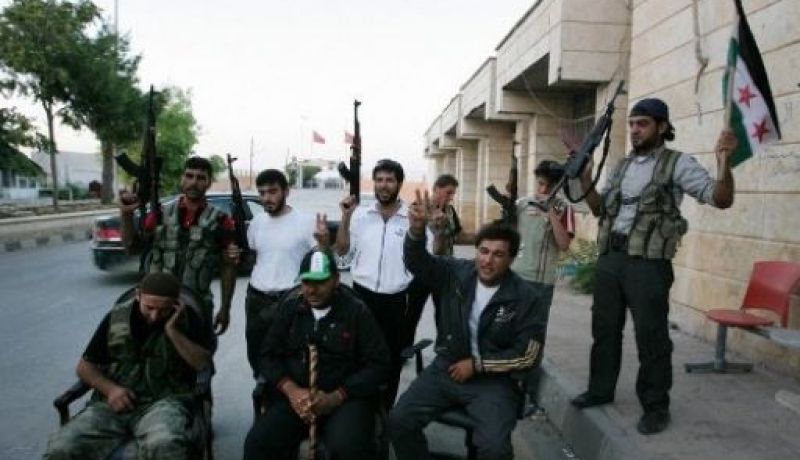 ضابط في الجيش السوري الحر يعلن قتل 12 جنديا نظاميا عند معبر البوكمال