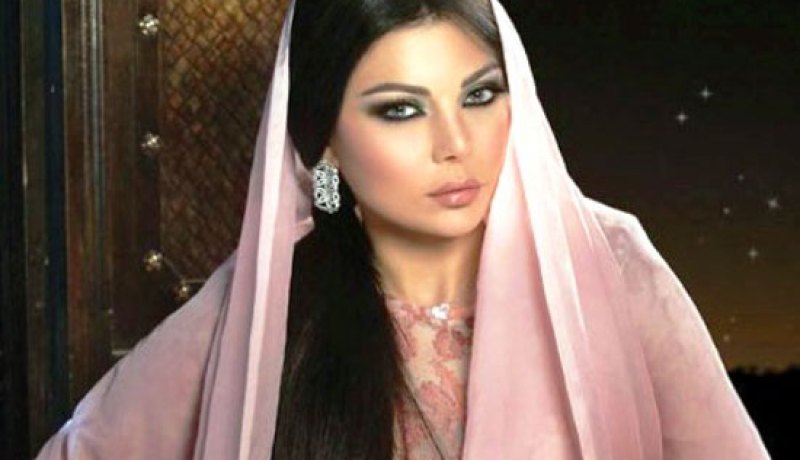 هيفاء وهبي تدعو العالم إلى الصّلاة وتعلّق