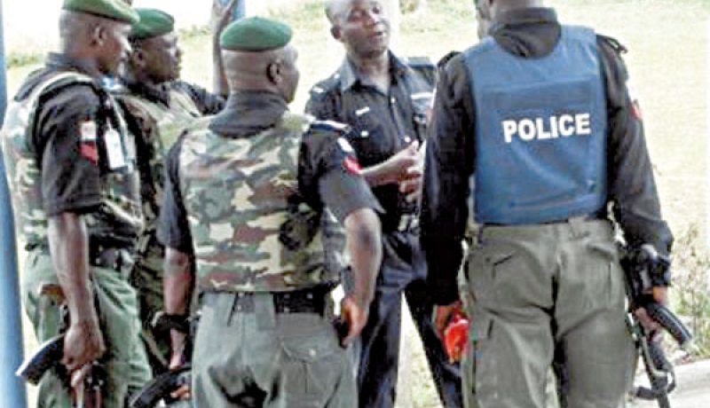 الشرطة النيجيرية تتمكن من اعادة 25 معتقلا فروا فى هجوم على الشرطة