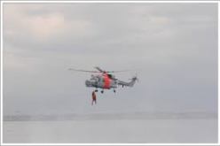 انقاذ 4 صيادين عالقين وسط الصخور بسواحل مدينة وهران