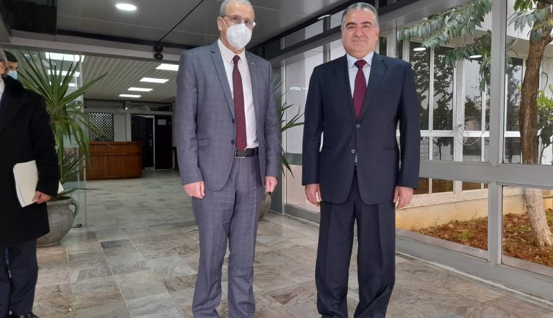 وزير التعليم العالي يستقبل سفير لبنان في الجزائر