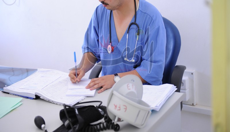 بوضياف يطالب الولاة بتوفيــــر سكنات وظيـــفية للأطبـــــاء