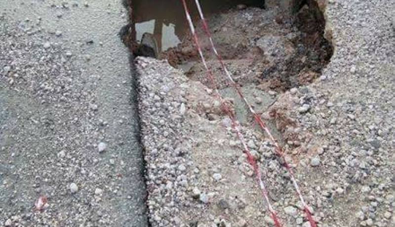 بالصور طريق مغشوشة تتسبب في كارثة بقسنطينة