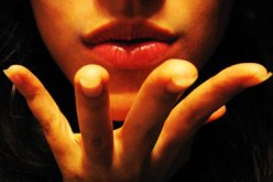 صمت زوجي‮ ‬وغموضه‮ ‬يدخلني‮ ‬إلى دنيا التّعاسة من أوسع الأبواب