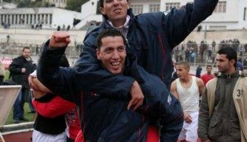 مولودية العاصمة تودع الكأس و تعمق جراح أنصارها