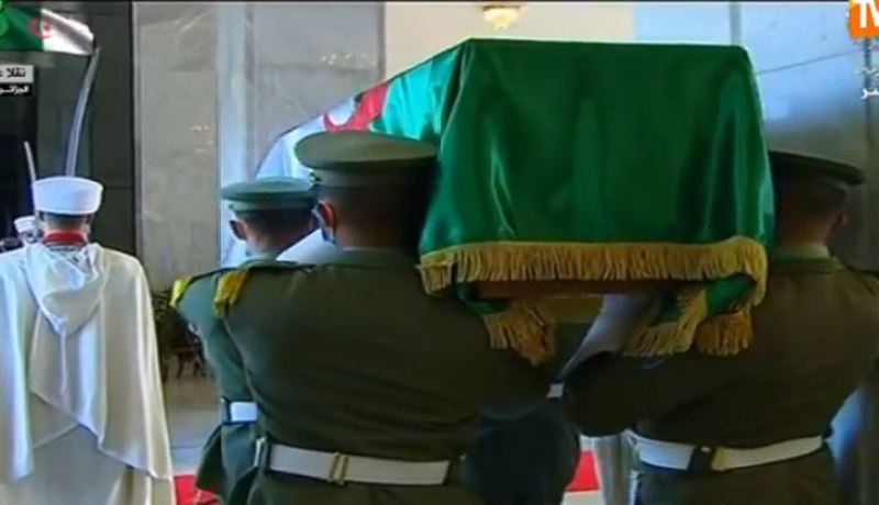 نقل رفات شهداء المقاومة الشعبية من قصر الثقافة إلى مقبرة العالية