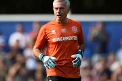 بالصور- مورينيو.. حارساً كثير المشاغبات!