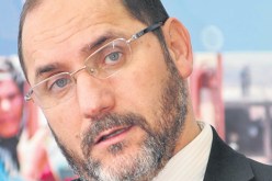 مقري يتهم الاغلبية بالتزوير والمصوتون على المادة 66 خونة