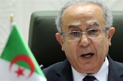 لعمامرة يستقبل الأمين العام لتنسيقية حركات الأزواد