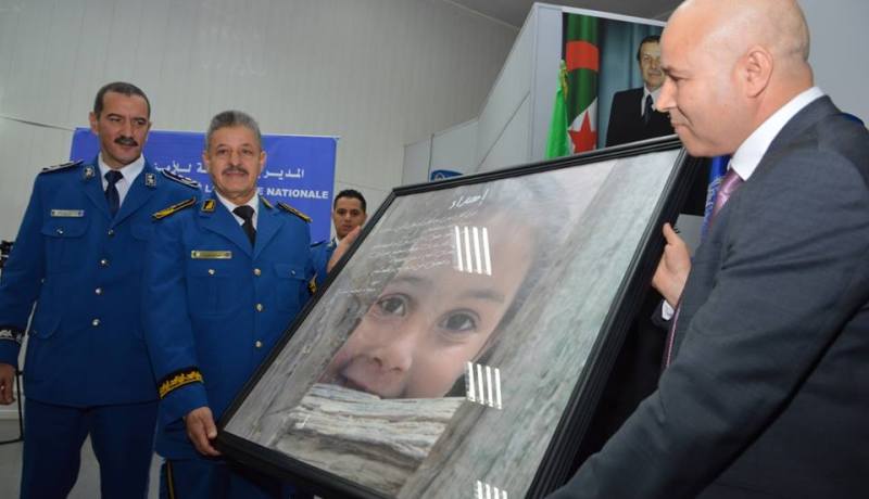 بالصور المجتمع المدني يكرم اللواء عبد الغاني هامل بمناسبة اليوم العربي لحقوق الإنسان