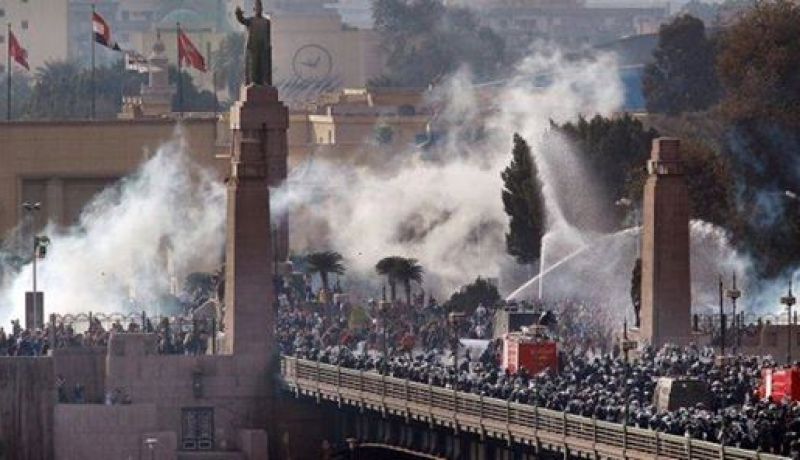 مقتل متظاهر في أول رد على براءة حسني مبارك