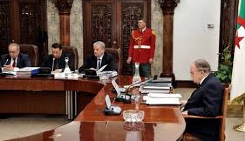 الرئيس بوتفليقة يرأس اجتماع مجلس الوزراء