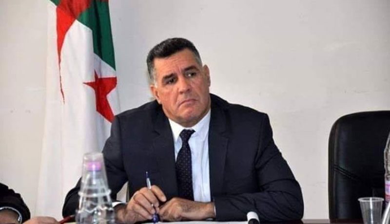 والي سوق أهراس يفضح..” أبناء مسؤولين بناو برارك باش يستفادوا سكن”