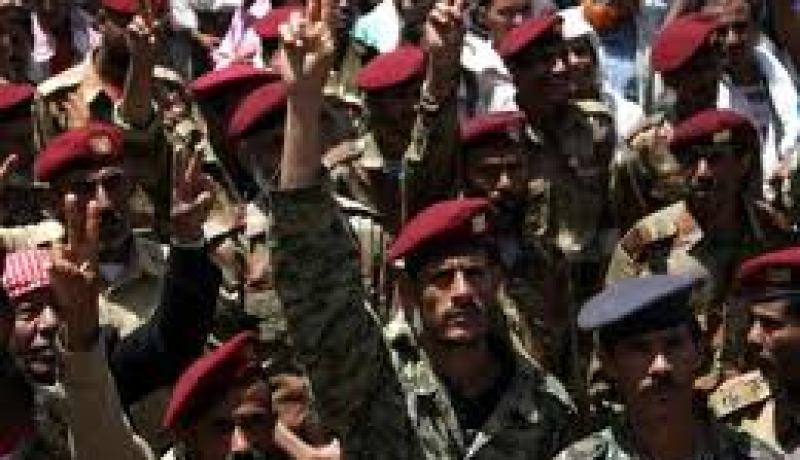 الرئيس اليمني يعلن عن تسوية أوضاع زهاء 5 ألاف من منتسبي الجيش والأمن المفصولين من وظائفهم
