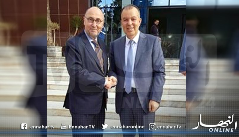 بالصور.. السفير الفرنسي يلتقي بوالي باتنة ويقوم بجولة في المدينة