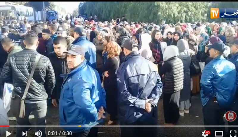 البيض : البطالون  في وقفة إحتجاجية  للمطالبة بمناصب الشغل