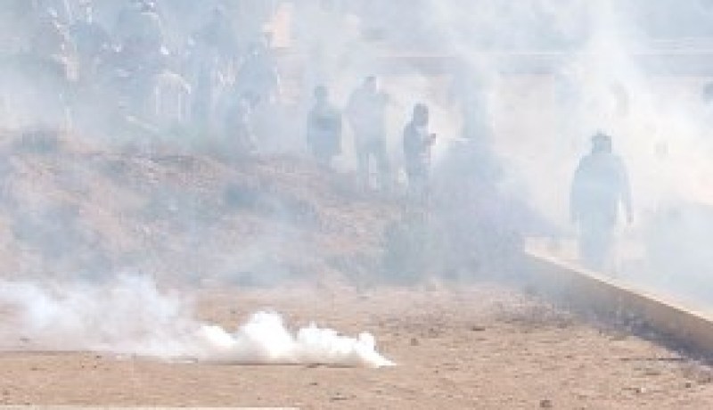 احتجاجات عنيفة بحي النزلة وسط مدينة الوادي