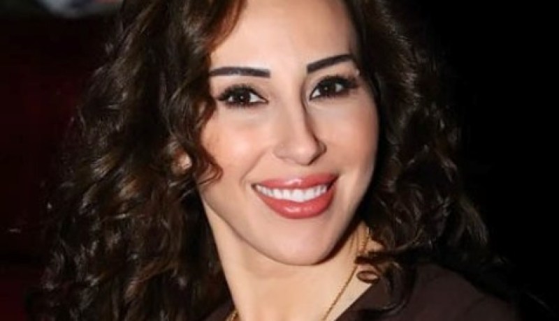 الفنانة ورد الخال تنعي عصام البريدي
