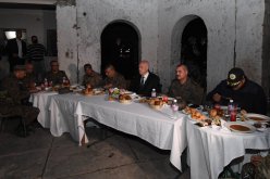 الرئيس التونسي يشارك وجبة الافطار مع القوات الأمنية والمسلحة