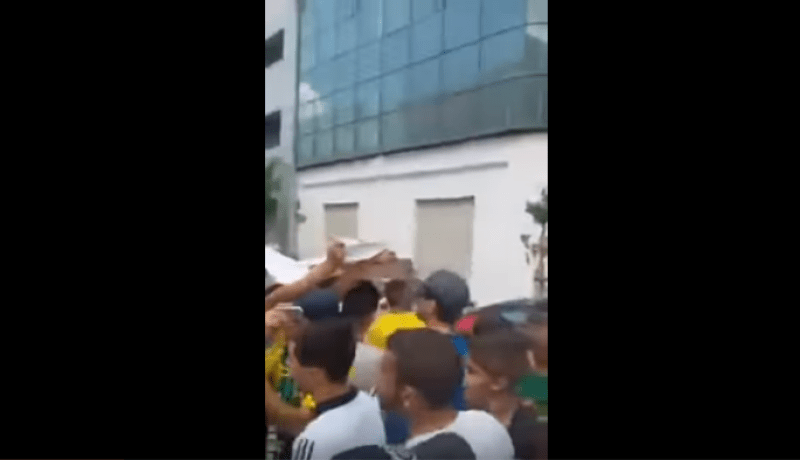 بالفيديو .. أنصار الكناري يجددون مطالبتهم برحيل حناشي