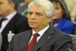 لوح يبارك الدستور الجديد