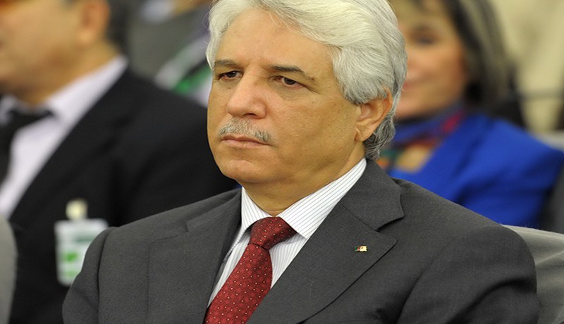 لوح يبارك الدستور الجديد