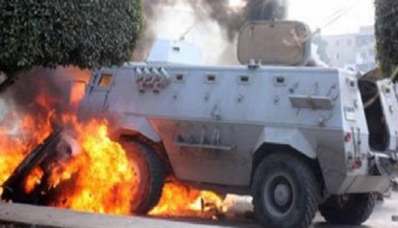 إصابة 7 أشخاص من بينهم شرطيين في تفجير مدرعة شمال مصر