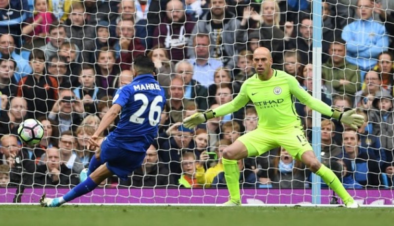 هذا هو الفرق بين ضربتي جزاء محرز وغريزمان حسب قوانين الفيفا