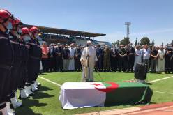 بالصور.. صلاة الجنازة بملعب العقيد لطفي على روح الفقيد حجاوي