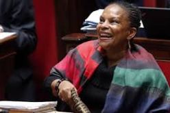 وزيرة عدل فرنسا تصب الزيت على النار وتستفز المسلمين