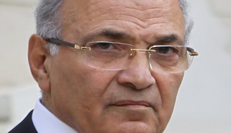 القضاء يأمر بتوقيف احمد شفيق ويحيله الى الجنايات
