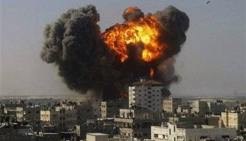 قتيل و3 جرحى بغارة إسرائيلية على مبنى يضم مكاتب صحافية وسط غزة