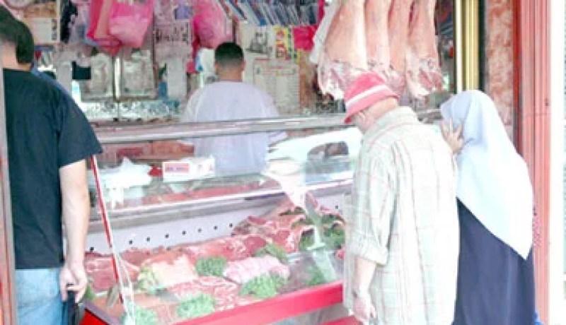 أصحاب بعض القصابات متخوفون من عزوف المواطنين عن اقتناء اللحوم الحمراء بسبب الحمى القلاعية