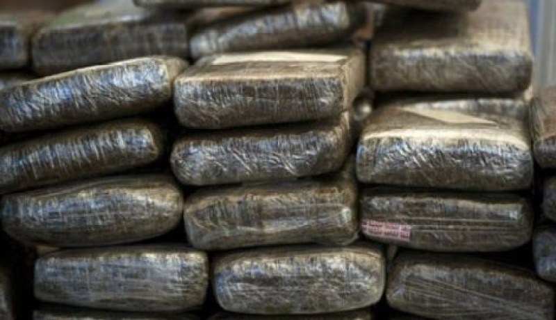 جمارك تلمسان تحجز 18 كغ كيف و 18 قنطار نحاس مهربة في سيارة كراء