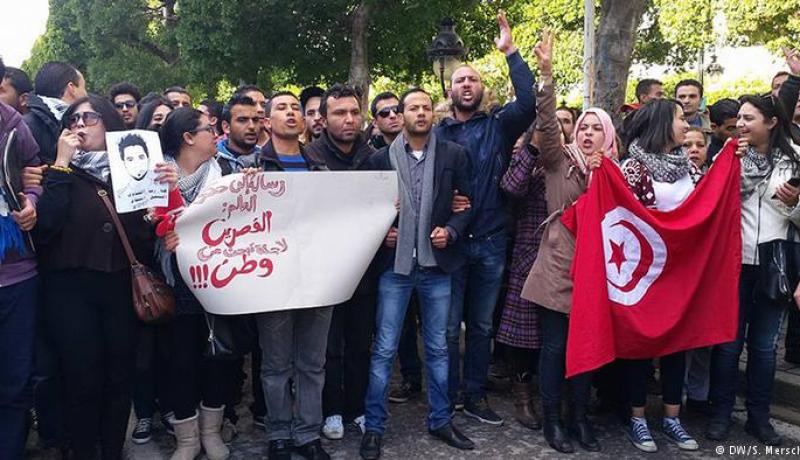 إعتقال 328 شخصا منذ بداية الإحتجاجات على غلاء المعيشة بتونس