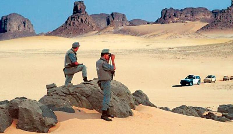 ضبط أجهزة كشف عن المعادن وحجز كمية من الوقود والأدوية بجنوب وغرب الوطن