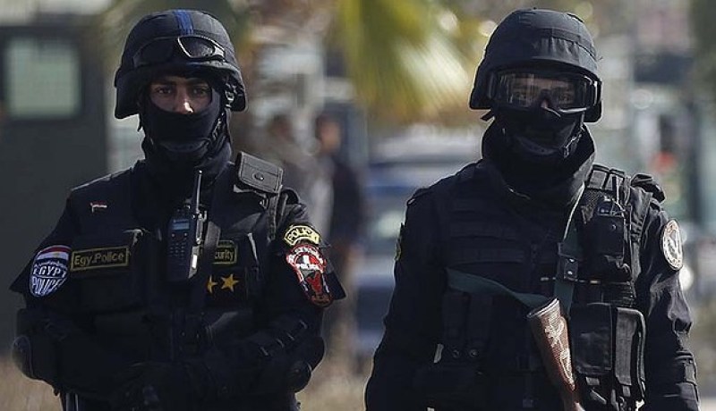 مقتل 5 من عناصر الشرطة المصرية في هجوم مسلح شنه مجهولون بمدينة العريش