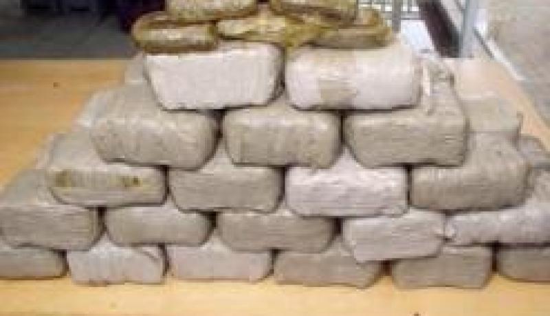 حجز 27 كلغ من المخدرات لفظتها أمواج البحر ببوسماعيل
