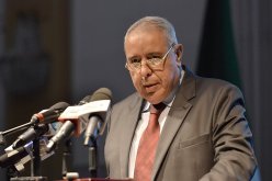 الغازي يساعد الشباب المدانين