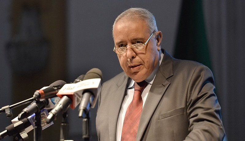 الغازي يساعد الشباب المدانين