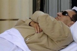 مبارك يصاب بجرح بالرأس وبعض الكدمات فى سجن مزرعة طره