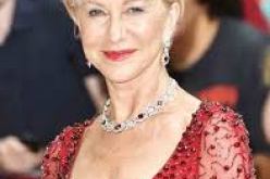 بالصور شاهد سقوط الفنانة هيلين ميرين على السجادة الحمراء